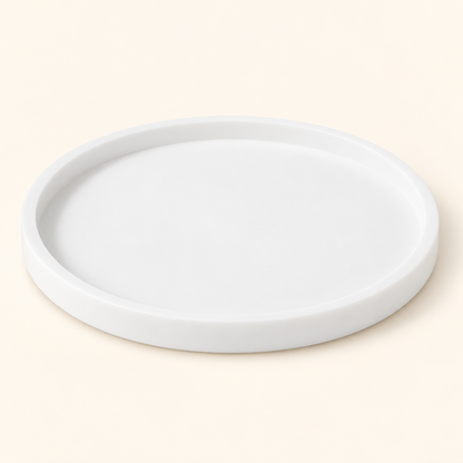 Smooth silicone tray rim and interior